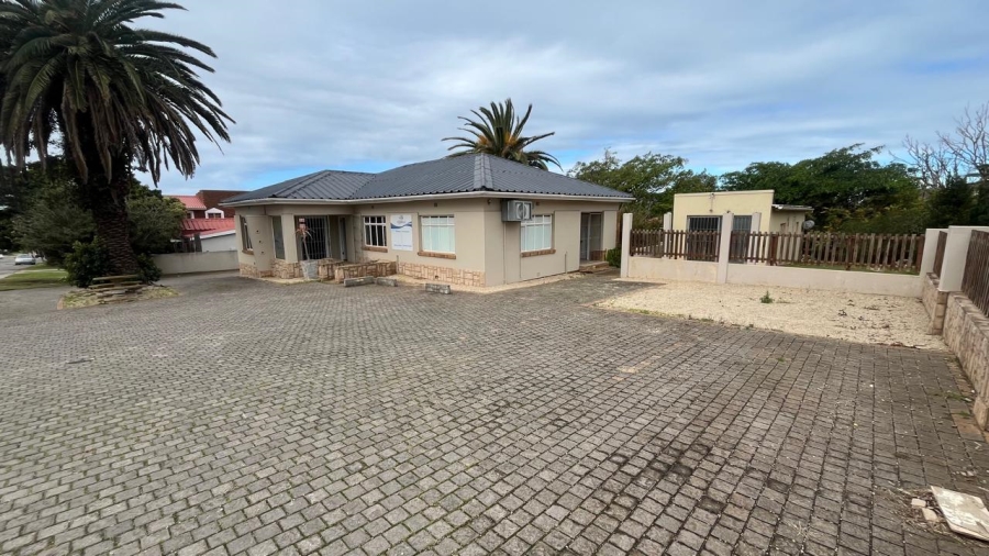  Bedroom Property for Sale in Jeffreys Bay Central Eastern Cape